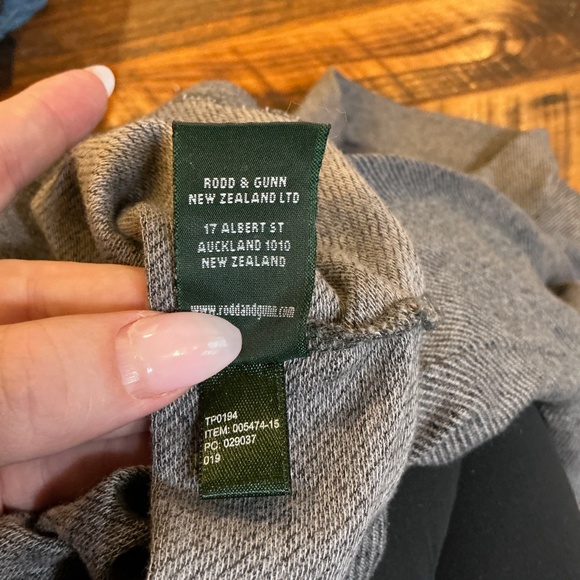 Rodd & Gunn Men’s Gray 1/4 Zip Pullover Sweatshirt Size Large Cotton Blend - Picture 7 of 7